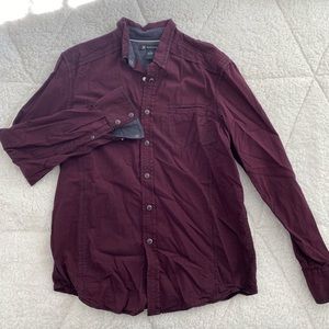 Men’s maroon button down shirt, size M